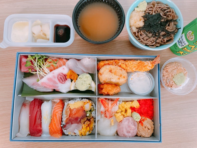 Umimato 招牌雙層壽司便當